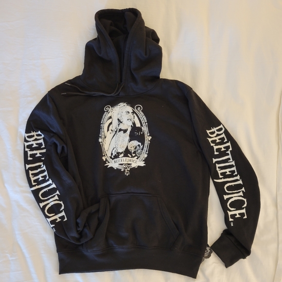 NEW -Official Beetlejuice Black Hoodie Sweatshirt - Size Medium - NWT - Picture 3 of 13